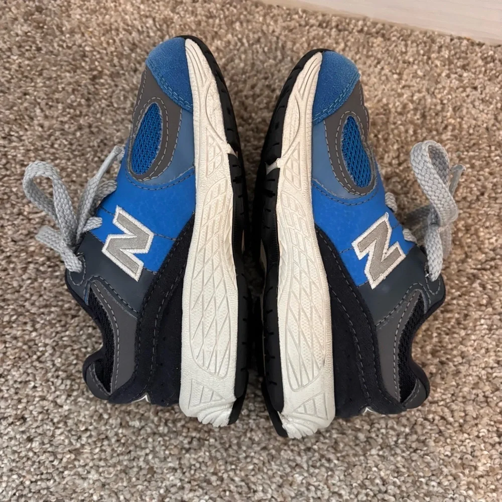 New Balance 2002R Kids Toddler Size 10 Blue/Gray Sneakers Athletic Running Shoes